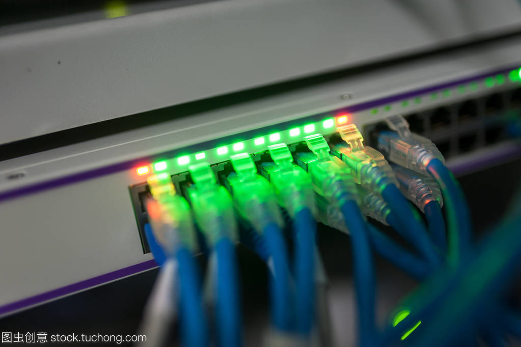 核心交換機 網絡空間的“交通樞紐”與智能指揮中心